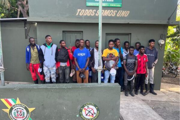 En operativos en la Línea Noroeste Ejército detiene 46 haitianos indocumentados. Foto: Fuente externa 