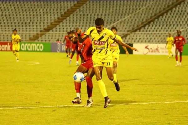 El encuentro se abrió en el minuto 39, cuando Jameel Neptune conectó de cabeza un centro al área, poniendo en ventaja al conjunto local y cerrando así la primera mitad 1-0.
