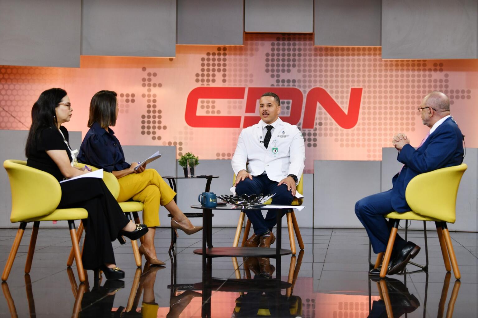 De izquierda a derecha: Yanessi Espinal, Katherine Hernández, Carlos Pilarte y Nelson Rodríguez / foto: Félix de la Cruz