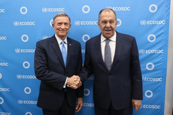 Canciller de RD, Roberto Álvarez junto al canciller de Rusia, Sergéi Lavrov