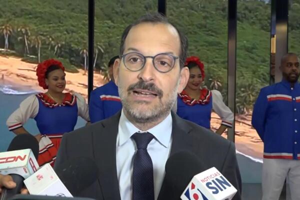 David Puig, embajador de República Dominicana en Francia en la Feria Top Resa 2025. Foto: CDN Digital