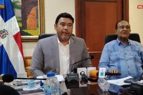Senadores Rafael Barón Duluc (Cholitín) y Antonio Marte. 