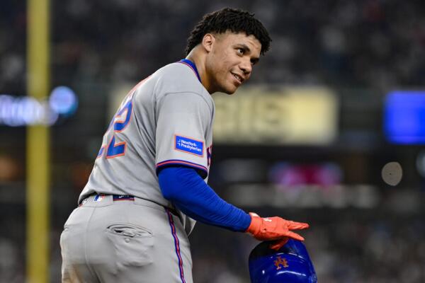 Le robó una base a los Nacionales de Washington (12-06-2025), equipo con el que debutó en 2018, a los Cachorros no les ha robado bases, a los Marlins de Miami les ha estafado tres (dos el 30-08-2025 y una el 31-08-2025).