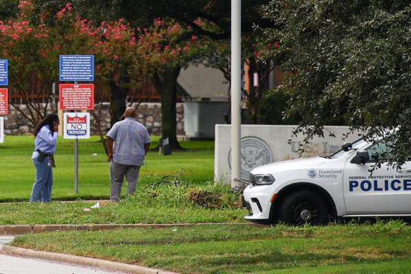 Un muerto y dos heridos en ataque a centro de detención de migrantes en EEUU