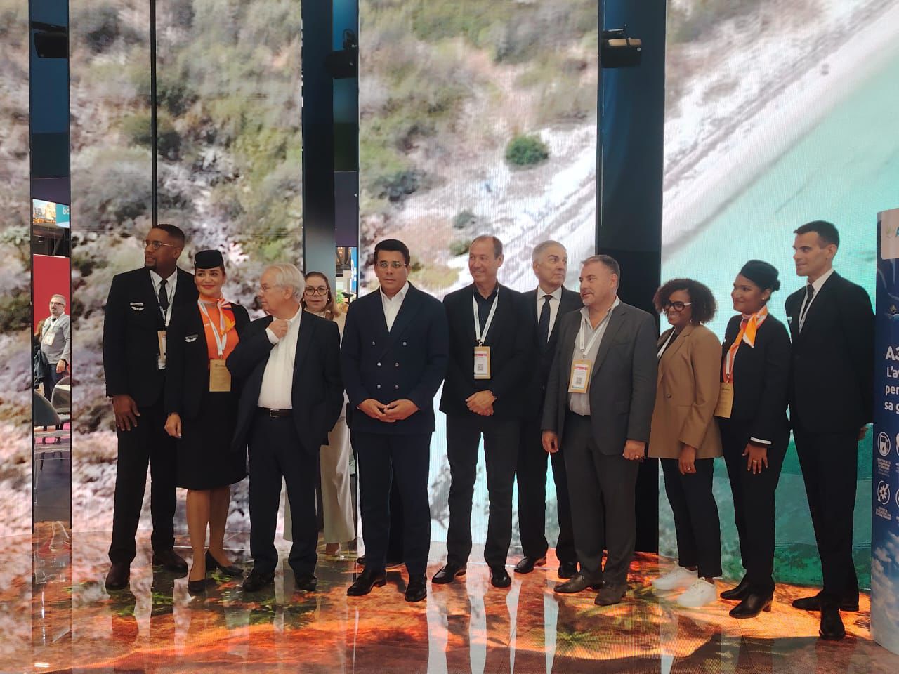 Turismo y Air Caraibes anuncian nueva ruta hacia Samaná desde París