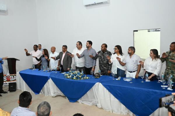 El joven Enmanuel Bautista asumió oficialmente la presidencia del Comité Organizador del XXXI Torneo de Baloncesto Superior de Espaillat (BSE), en un emotivo acto celebrado en el Club Recreativo de Moca.
 
