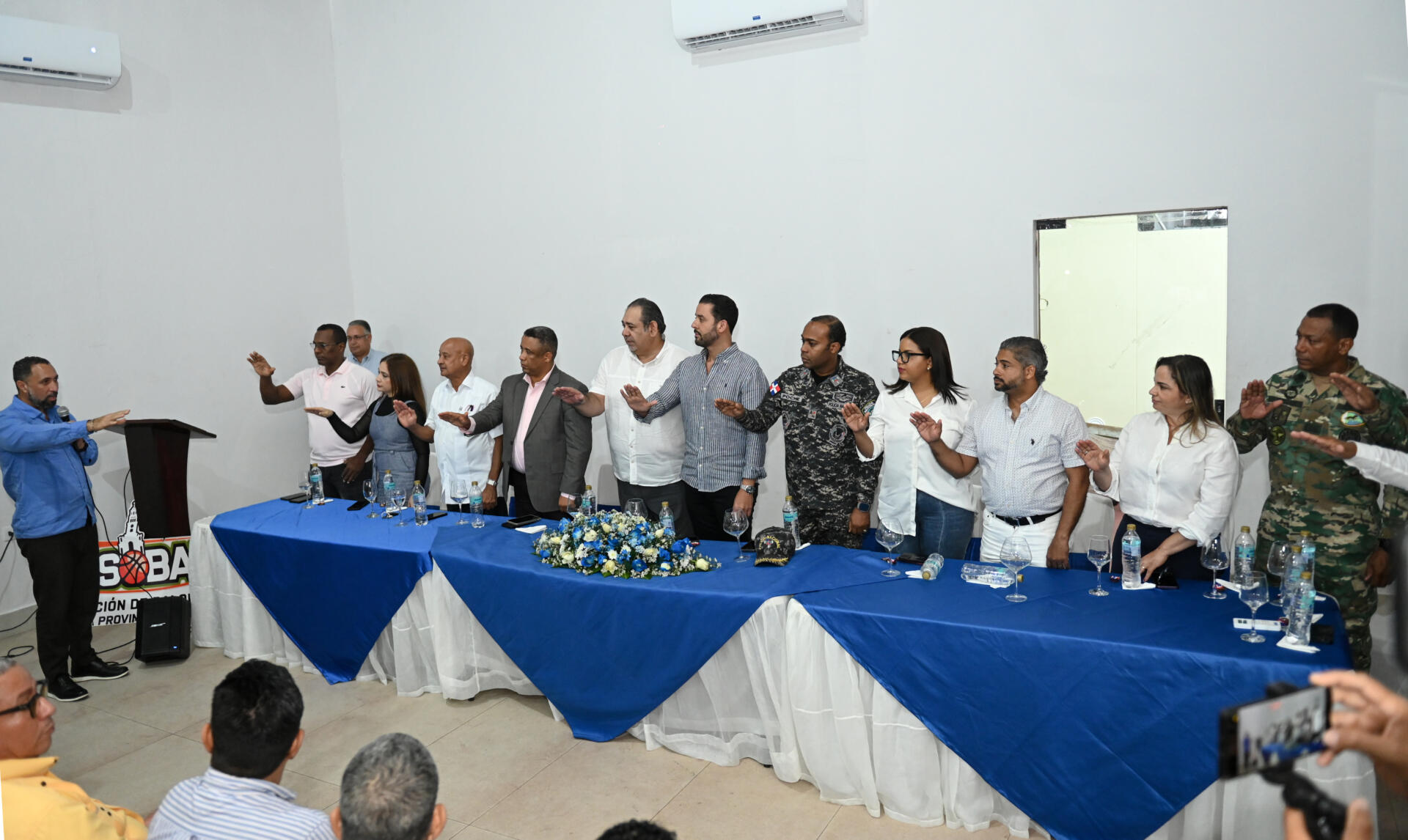 El joven Enmanuel Bautista asumió oficialmente la presidencia del Comité Organizador del XXXI Torneo de Baloncesto Superior de Espaillat (BSE), en un emotivo acto celebrado en el Club Recreativo de Moca.