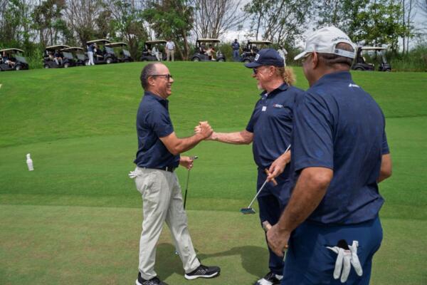 Invitado por el Presidente del Club, Señor Marcos Malespín, el más nuevo country club de Santo Domingo recibió el pasado sábado 20 de septiembre, la visita del campeón de golf del PGA Senior Championship 2025, el español Miguel Ángel Jiménez.