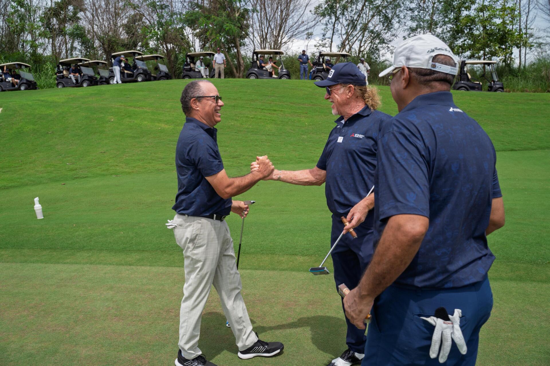 Invitado por el Presidente del Club, Señor Marcos Malespín, el más nuevo country club de Santo Domingo recibió el pasado sábado 20 de septiembre, la visita del campeón de golf del PGA Senior Championship 2025, el español Miguel Ángel Jiménez.