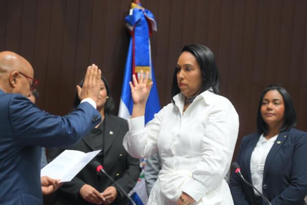 Vilma Hortensia pasara a completa la vacante dejada por el exlegislador Agustín Burgos y eleva a 71 la representación femenina en el hemiciclo.