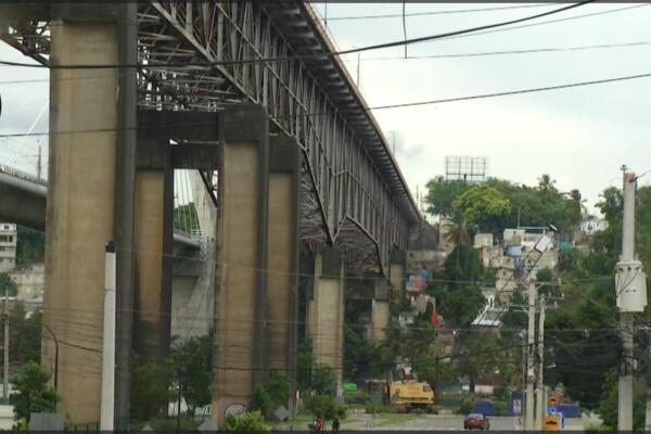 Residentes debajo del puente de la 17 dicen que ofrecen poco dinero para abandonar sus casas. Foto: fuente externa 