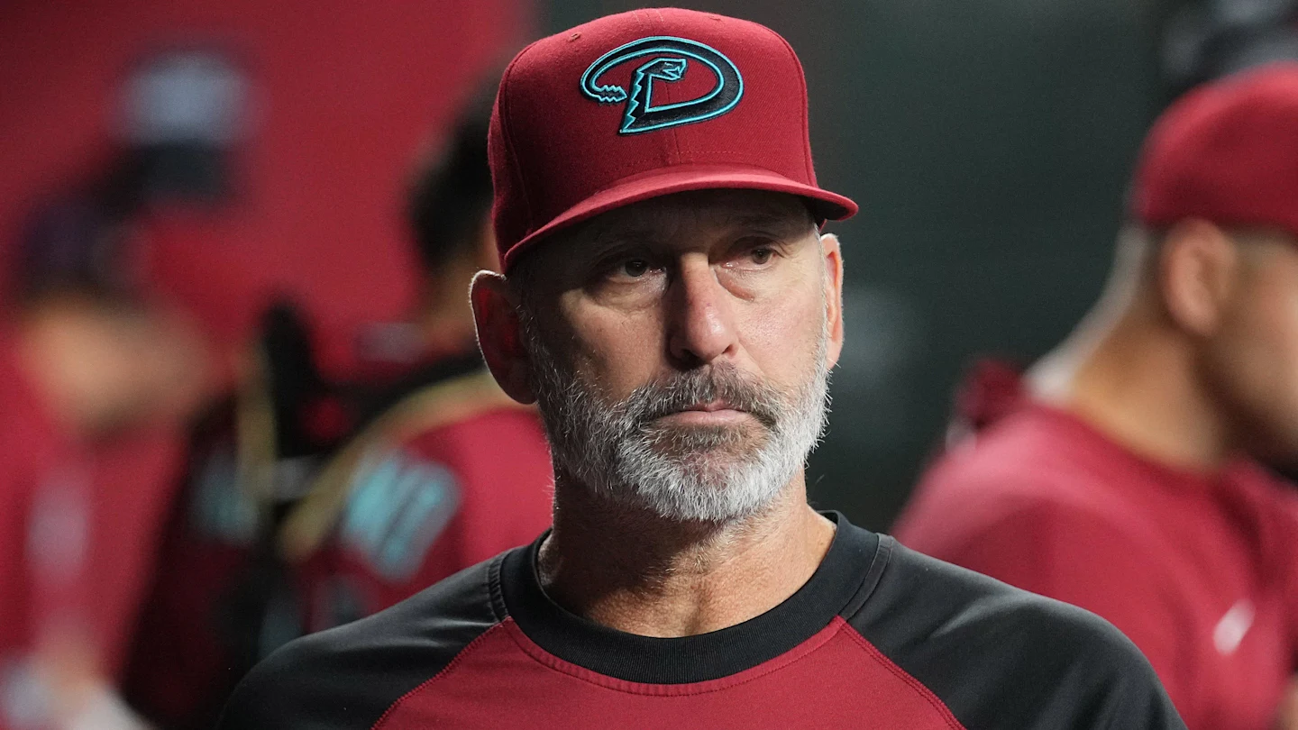 A Lovullo se le preguntó después del partido del domingo sobre si hay alguna duda de que fuera a regresar para el último año de su contrato.