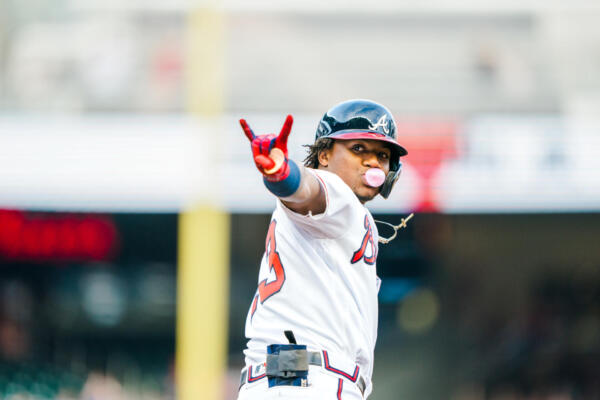 Ronald, el único pelotero en MLB en acumular 41 bambinazos y 73 bases robadas en una estación, acumula un promedio de bateo de .286, 91 sencillos, 19 jonrones, 38 remolcadas, ocho bases robadas en 318 turnos al bate (antes de su tercer turno de la noche en el juego de este lunes).