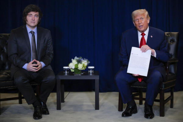 Donald Trump se reunió este martes con Javier Milei, a quien expresó su respaldo a la reelección en los comicios previstos para 2027.