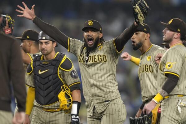 En una noche vibrante en Petco Park, los Padres de San Diego lograron una dramática victoria 5-4 sobre los Cerveceros de Milwaukee en once entradas, asegurando su cuarta clasificación a los playoffs en seis temporadas.