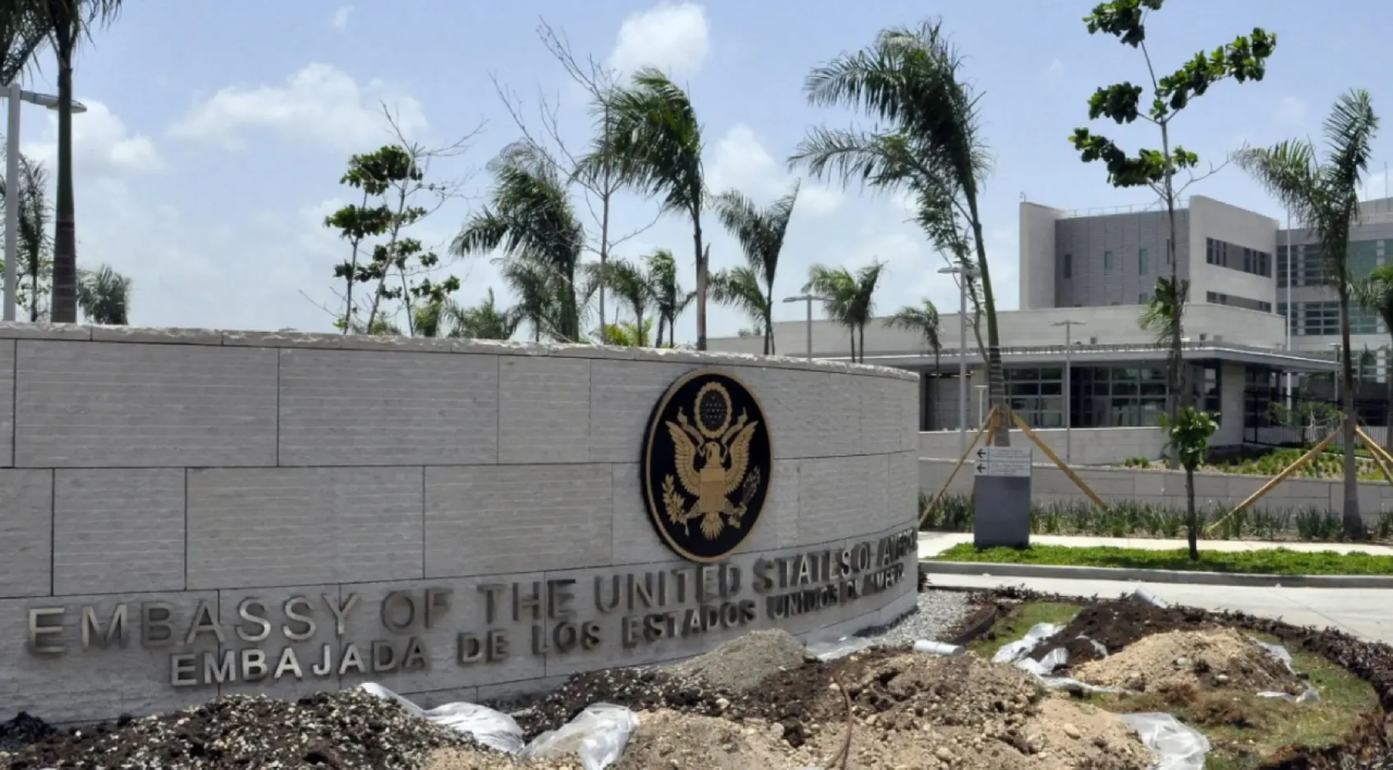 Embajada de EE. UU. cierra Centro de Atención para Visas en Sambil este sábado por tormenta Melissa