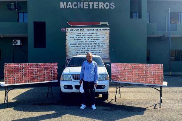 Las unidades se encontraban escondidas en diferentes compartimentos de una camioneta en Santiago Rodríguez / Foto: ERD