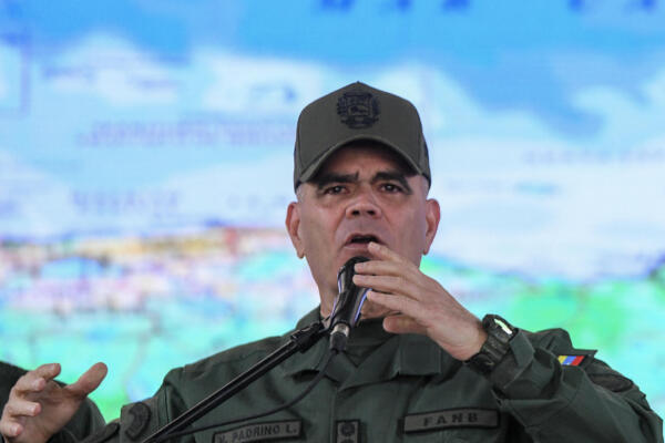 (FILES) Venezuela's Defense Minister Vladimir Padrino Lopez (R) speaks during a press conference in Caracas on August 27, 2025. On September 14, 2025, Venezuelan Defense Minister Vladimir Padrino Lopez said that in August, the United States tripled its deployment of spy planes 