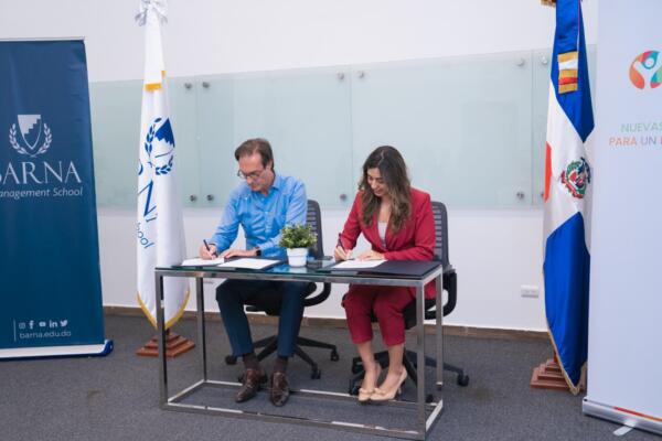 ANJE y Barna firman convenio estratégico para elevar la formación directiva y el liderazgo empresarial en República Dominicana. Foto: fuente externa