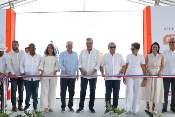 Presidente Luis Abinader inaugura obras con una inversión superior a los 1,500 millones de pesos en Puerto Plata