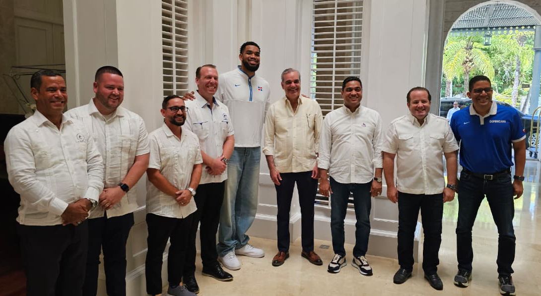 Anuncian construcción de arena para baloncesto en Tamboril