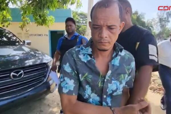 Roberto Radhamés Ulloa Rodríguez, apresado por presunto robo de vehículos. 