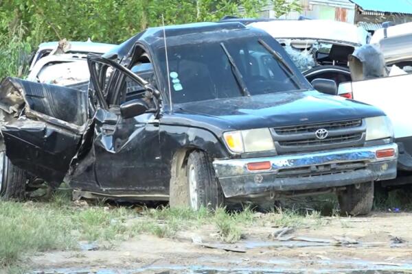 Camioneta Toyota Tacoma color negro, implicada en el accidente Higüey. Foto: CDN Digital