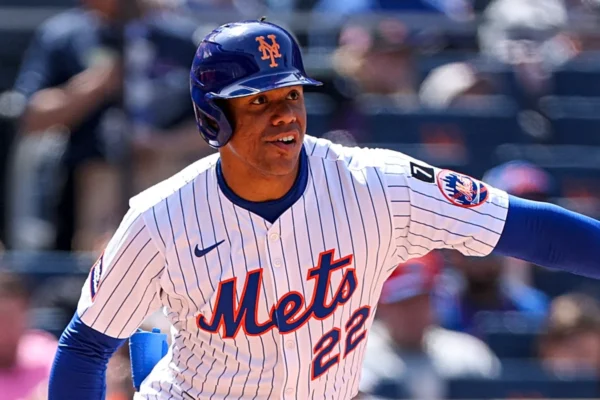 Soto, quien cerró agosto con 10 jonrones y 11 bases robadas, en cinco juegos en septiembre se ha robado tres bases y ha conectado dos jonrones.