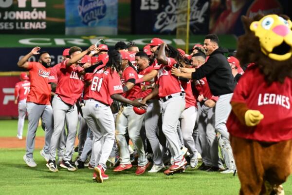 “Para nuestra organización es un gran honor ser parte del crecimiento del béisbol dominicano en el plano internacional, de la mano de una organización de primer nivel como Charros de Jalisco, a quienes agradecemos su esfuerzo para hacer este evento posible”, manifestó José Miguel Bonetti Du-Breil, miembro de la Junta Directiva del Escogido.

