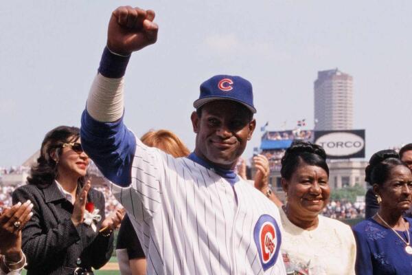El primer cuadrangular  de Sosa se lo conectó al lanzador derecho de los Medias Rojas de Boston, Roger Clemens “El Cohete”, el 21 de junio de 1989.