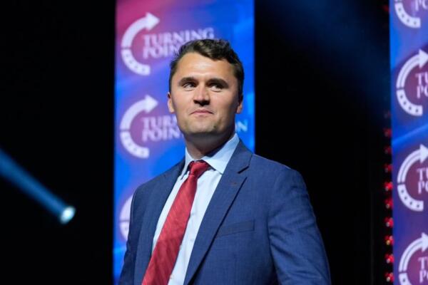 Trump pide a sus partidarios que respondan sin violencia al asesinato de Charlie Kirk