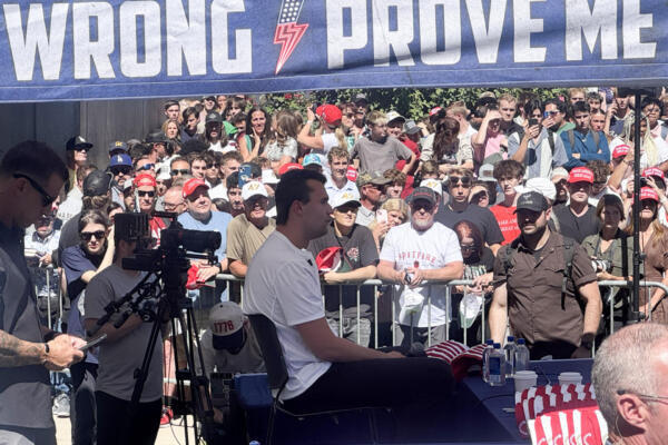 Charlie Kirk, de 31 años, era conocido por su labor en universidades y se le atribuye haber conseguido el 40% del voto joven para Trump.
