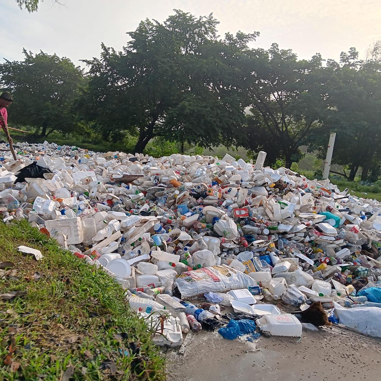 Clean Rivers DR exige investigación por vertidos ilegales de lixiviados en el río Isabela