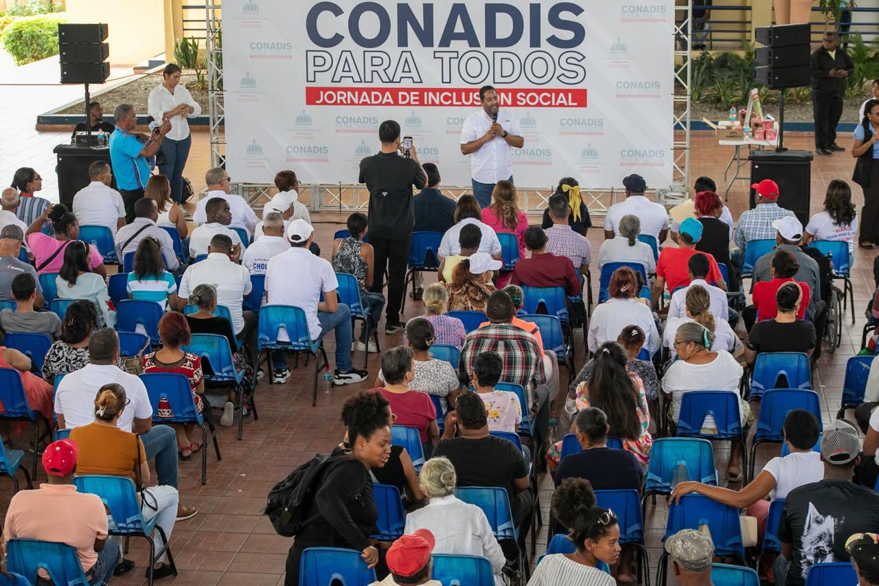Conadis lleva jornada a Higüey con el apoyo de autoridades y el sector turístico en favor de las personas con discapacidad