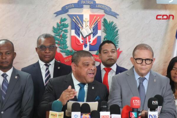 Diputados someten solicitud de interpelación contra Celso Marranzini por apagones