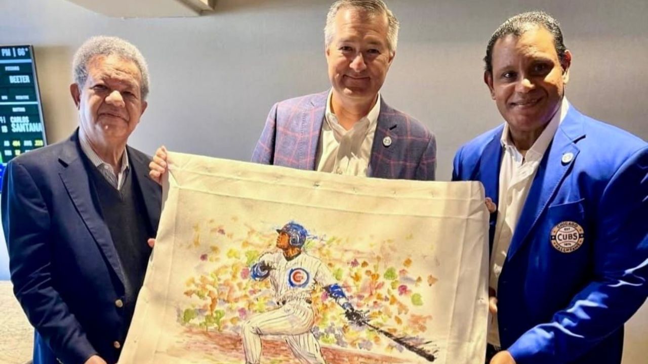 Leonel Fernández regala pintura al dueño de los Chicago Cubs, Tom Ricketts