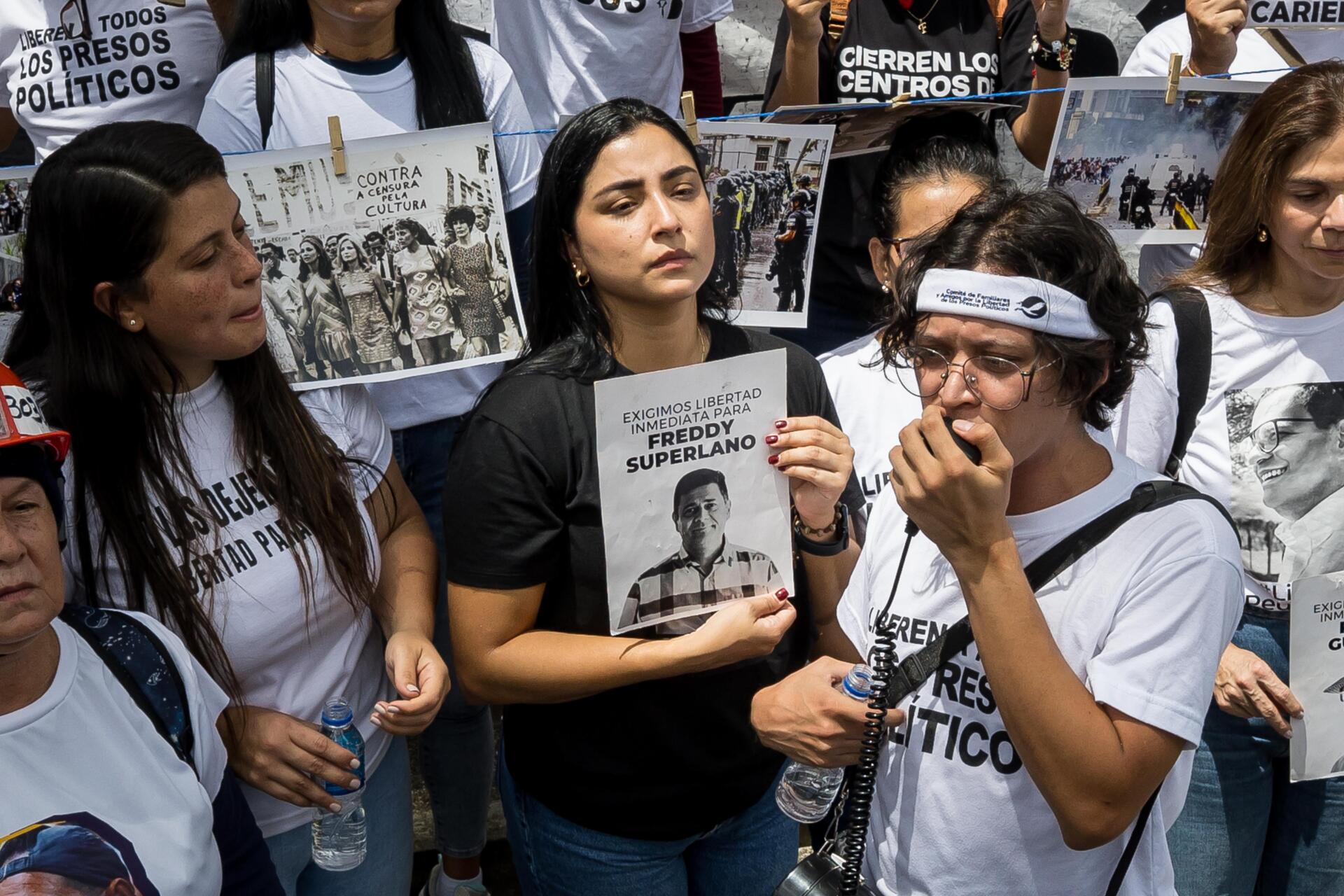 Partido opositor venezolano confirma traslado de activistas presos pero sin saber paradero