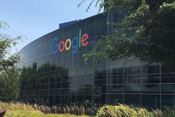 La Comisión Europea impuso este viernes una multa a Google por abuso de posición dominante en publicidad en línea / foto: fuente externa