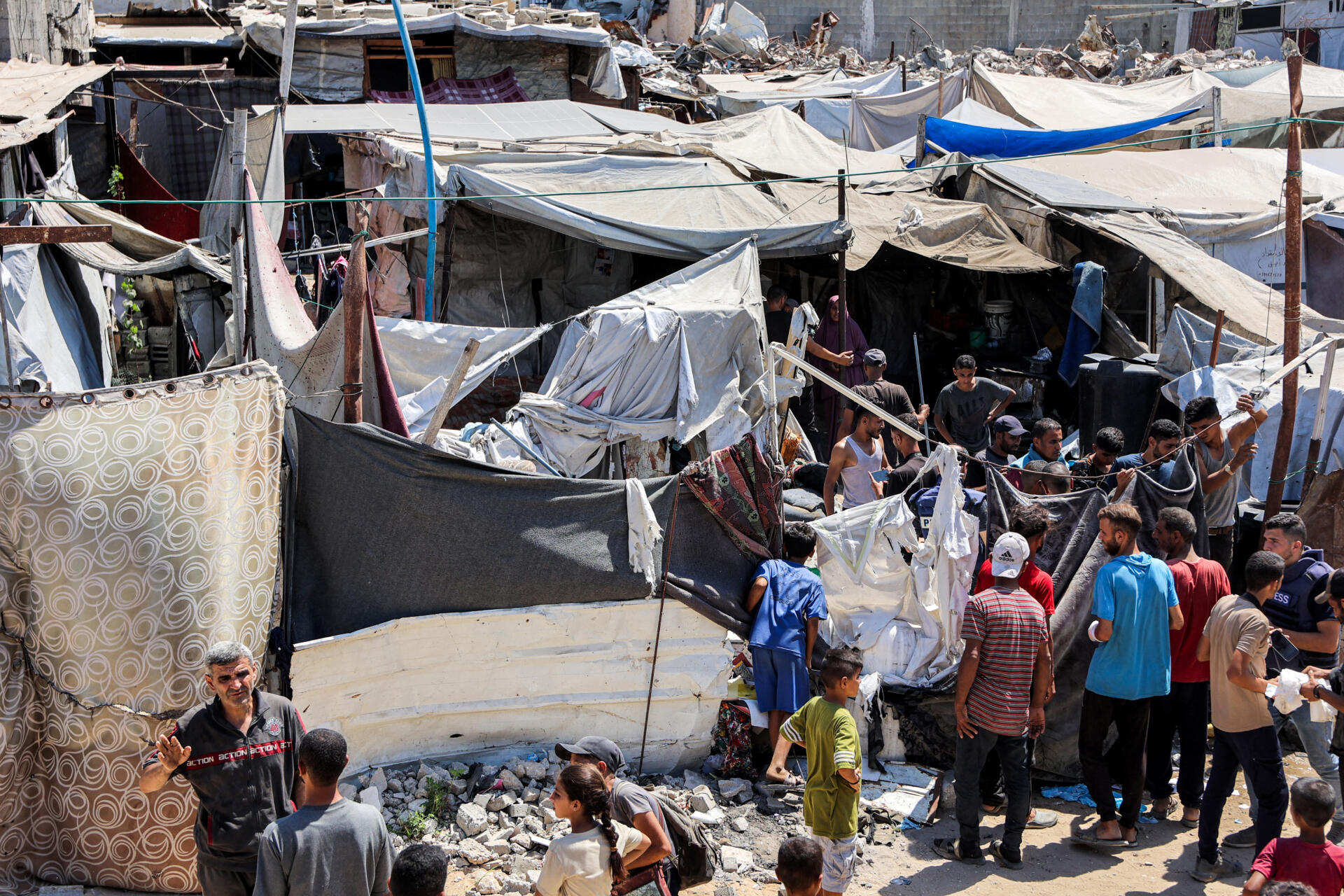 La agencia AP cuestiona los ataques israelíes a hospital de Gaza que mataron a cinco periodistas