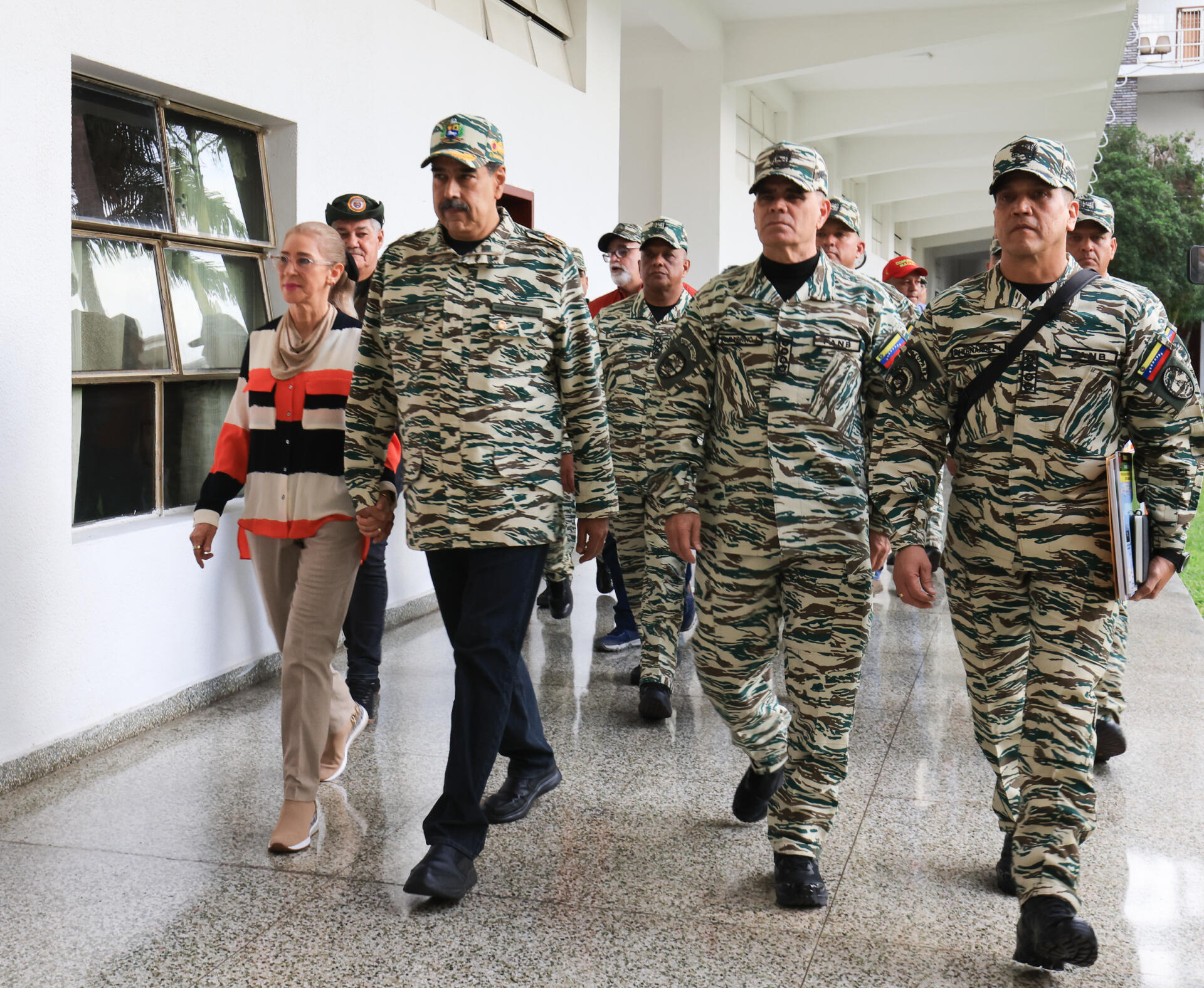 Maduro dice que EE.UU. "debe abandonar su plan de cambio de régimen violento en Venezuela"