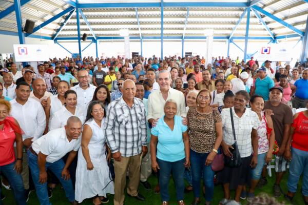 Presidente Abinader lanza programa de titulación que impactará más de 25 mil personas en Puerto Plata