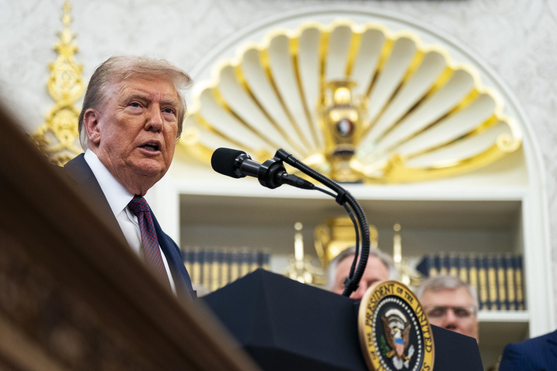 Trump dice que "nadie sabe de dónde vino" incidente con GPS de Von der Leyen en Bulgaria