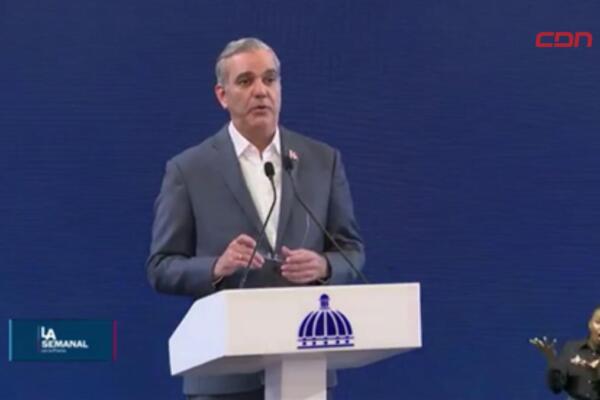 Presidente Luis Abinader durante La Semanal con la Prensa.