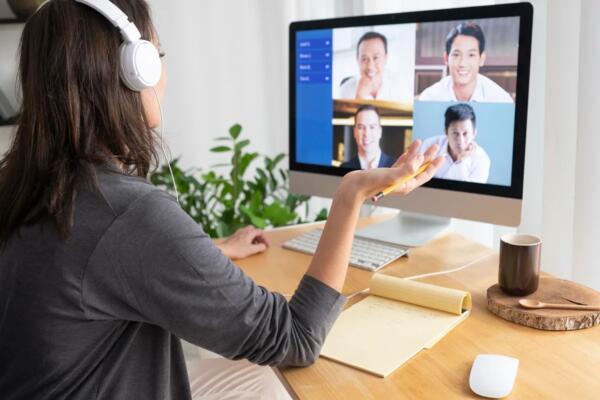 ¿Teletrabajo? Psicóloga advierte sobre riesgos emocionales y “síndrome del empleado burbuja” 