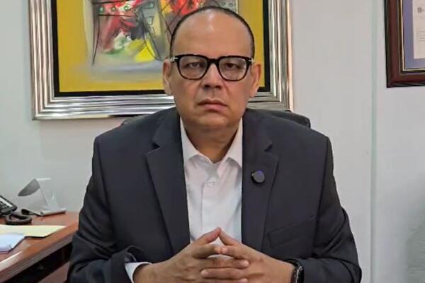 El Colegio de Abogados de la República Dominicana retira carta laboral a Donni Santana tras críticas y cuestionamientos públicos.