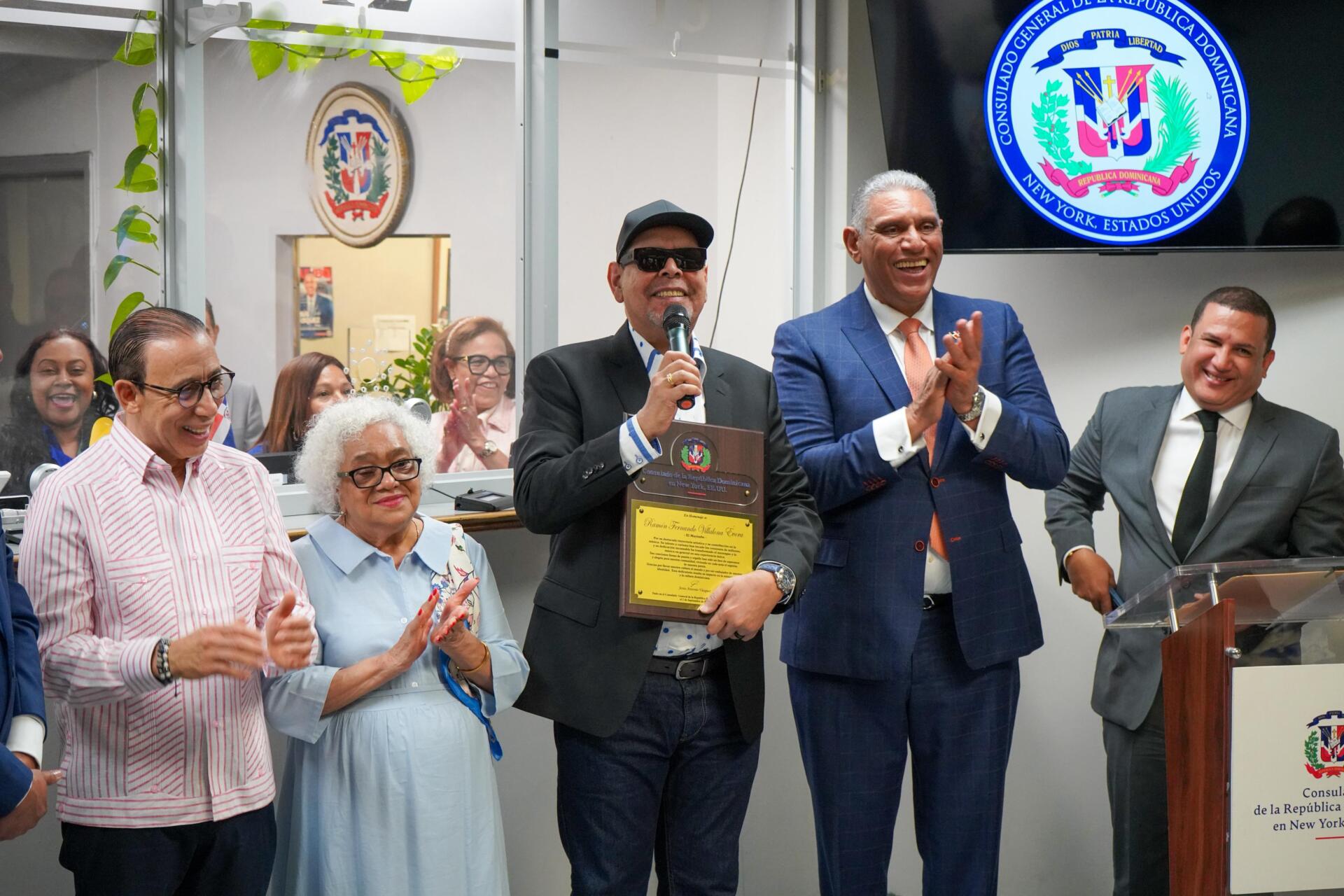 Consulado Dominicano en NY reconoce a Fernando Villalona por su legado musical
