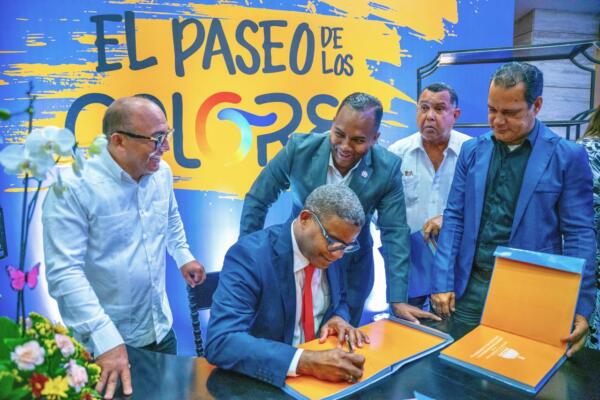 Propeep presenta primera edición del álbum “El Paseo de los Colores