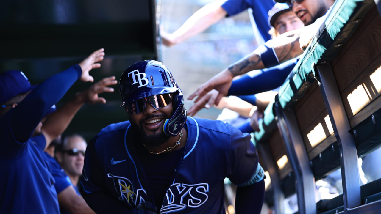 Caminero celebrando su jonrón 44 con Tampa Bay Rays en 2025