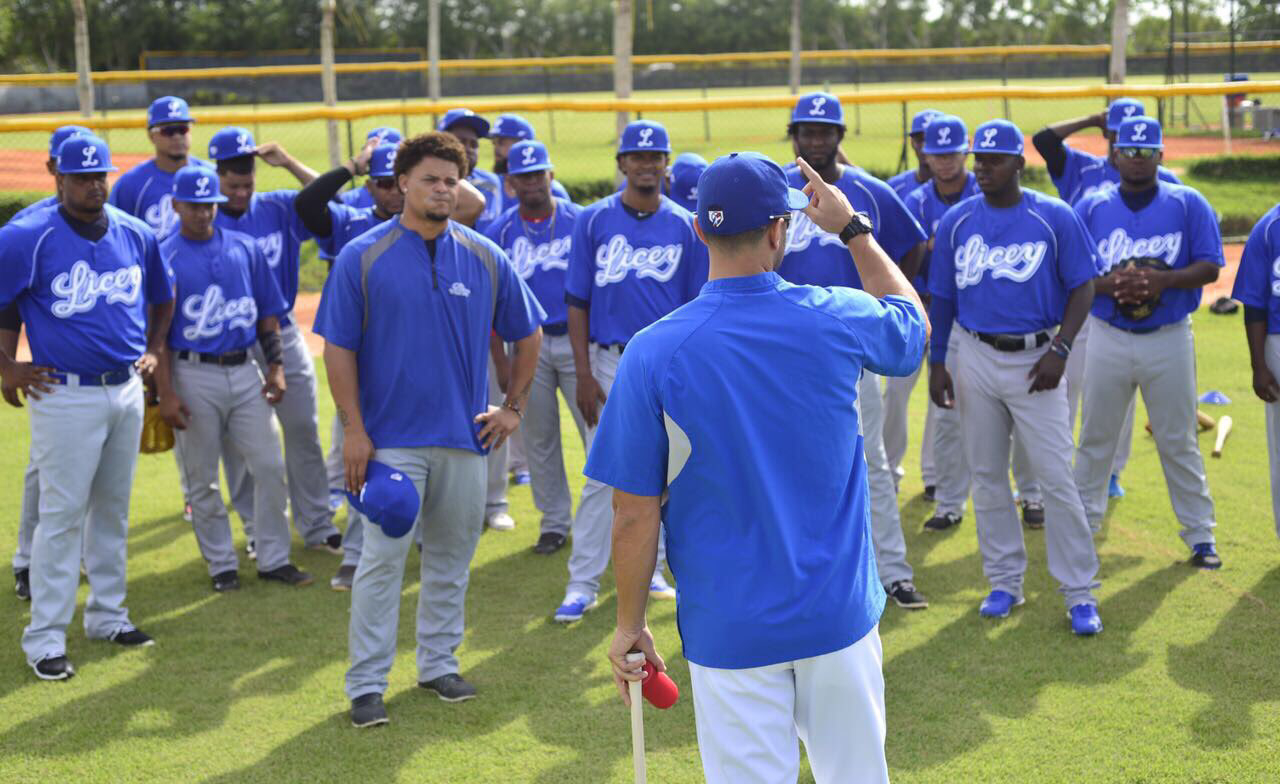 Jugadores del Licey en práctica de entrenamiento