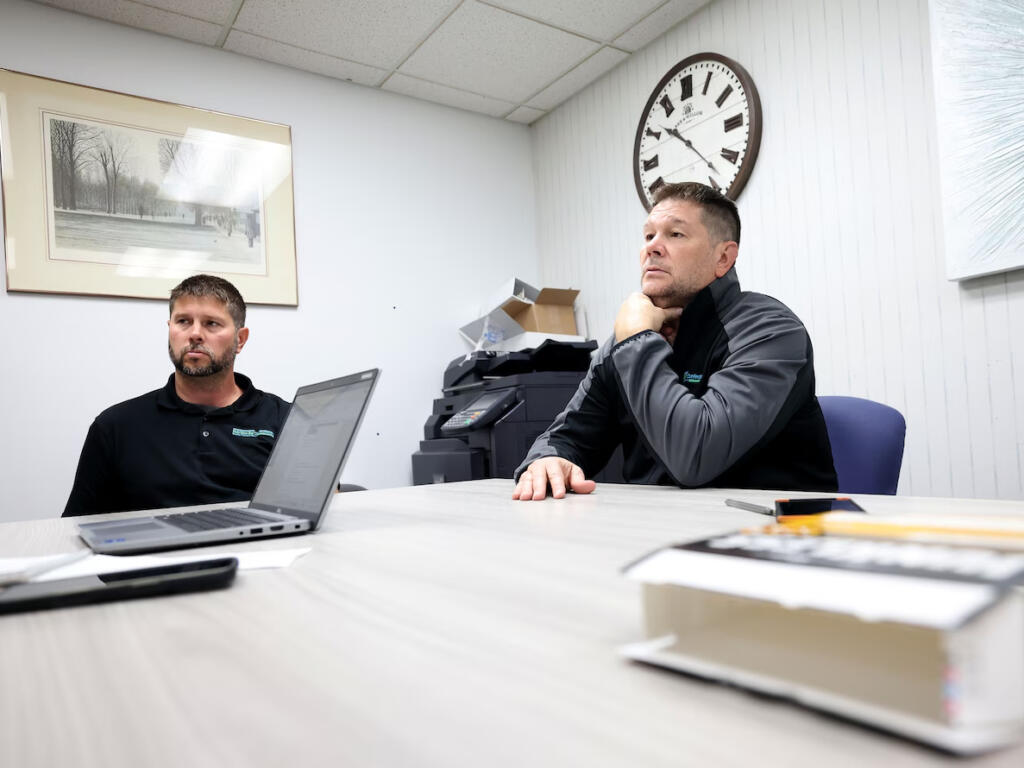 Los propietarios de una fábrica en el centro de Nueva York allanada por agentes federales se muestran conmocionados: "Nos sentimos aterrorizados".